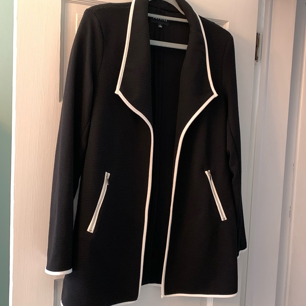 Beautiful black with white piping on trim open front blazer.